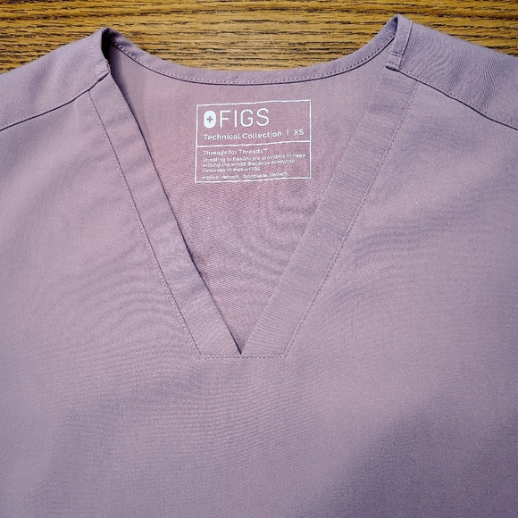 Figs scrub Casma top professional medical, mauve pink,3 pockets, XS. - Picture 11 of 14